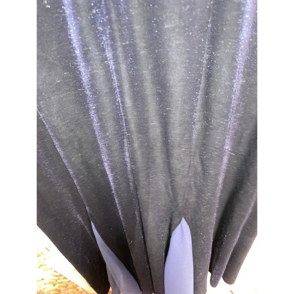 Long sleeveless blue velvet dress by Social Circles SZ 8 90%polyester 10%spandex - Picture 6 of 7